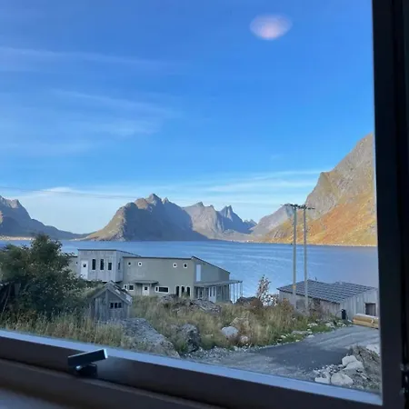 Reinestua Tatil Evi Moskenes