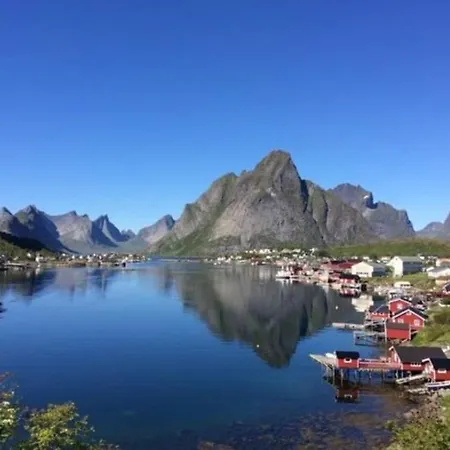 Reinestua Holiday home