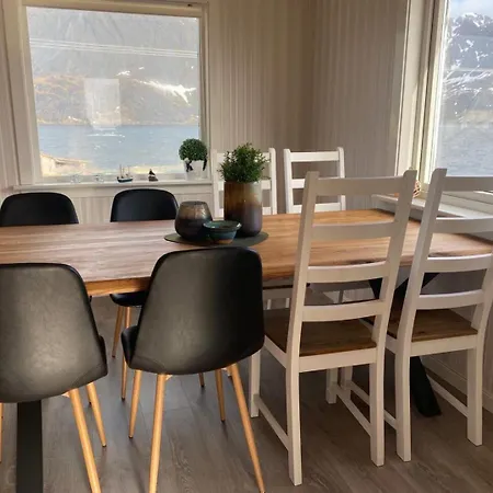 Reinestua Tatil Evi Moskenes